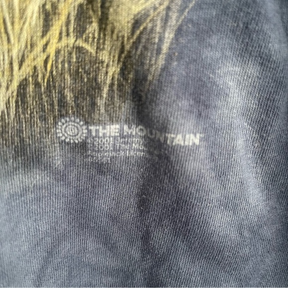 Vintage 2001 The Mountain Jeremy Paul Wolf American Flag Blue T-shirt Size 2XL - Picture 4 of 13